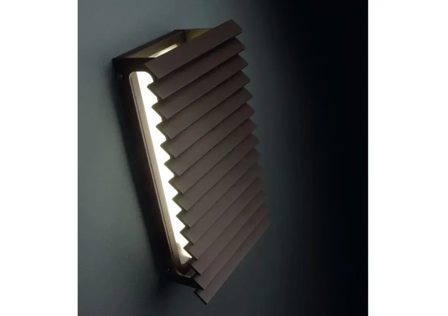 obrazek 1 Piękna lampa ścienna ze stali nierdzewnej i aluminium