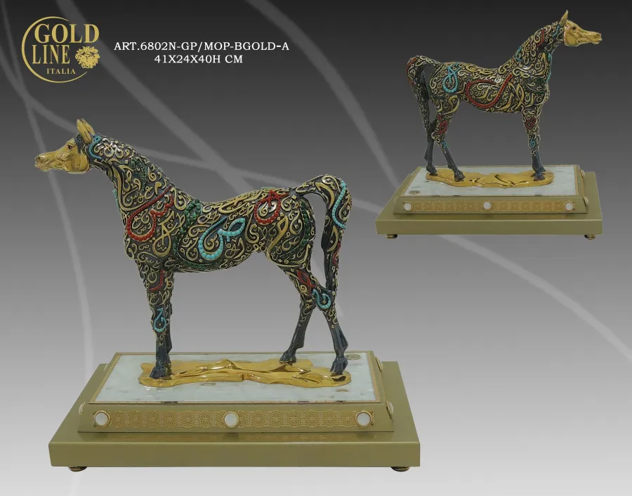 obrazek 1 Wyjątkowa kolorowa figura konia