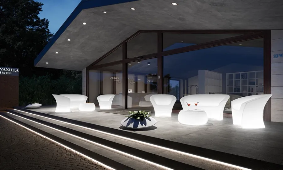 obrazek 3 Stylowa sofa do luksusowego ogrodu lub wnętrza podświetlana lampą led - Plust