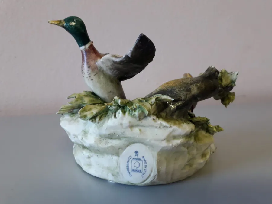 obrazek 1 Stylowa dekoracja z porcelany do domu - figurka kaczek