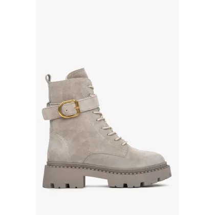Zdjęcie Estro: Szare botki damskie na zimę z włoskiego weluru naturalnego z ozdobnym pasem
