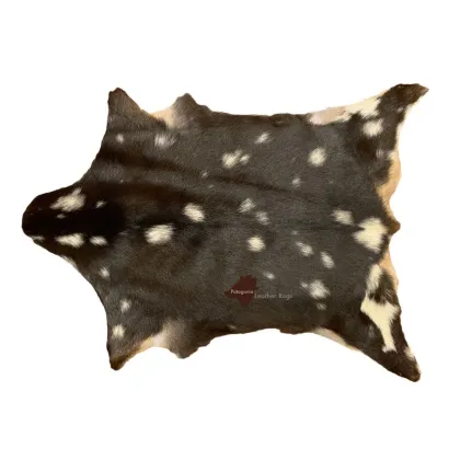 Zdjęcie Dywan z wysokiej jakości skóry do salonu