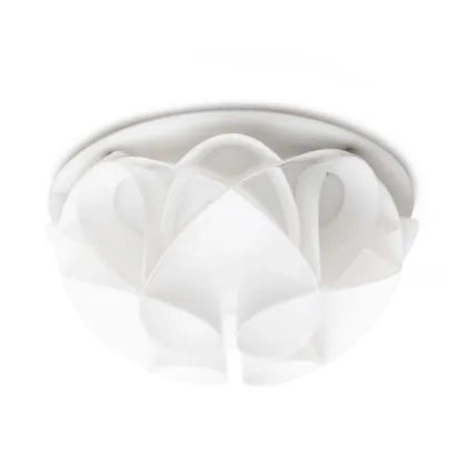 Zdjęcie Piękna lampa ścienna o wyjątkowym designie