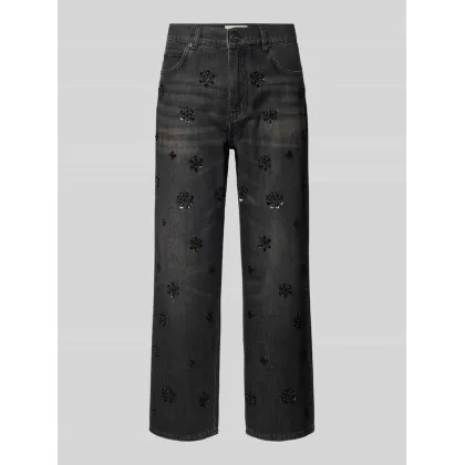 Zdjęcie Jeansy z ozdobnymi kamieniami