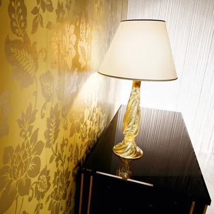 Zdjęcie Klasyczna lampa biurkowa LTV26/1 ze szkła weneckiego o złotym odcieniu