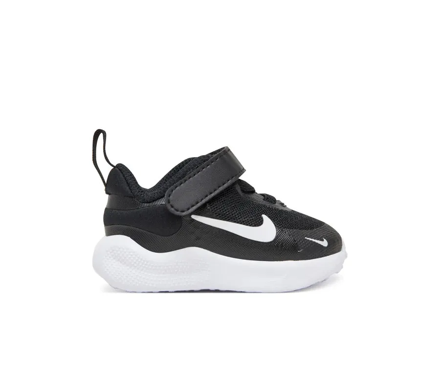 obrazek 1 Nike Sneakersy Revolution 7 Czarny