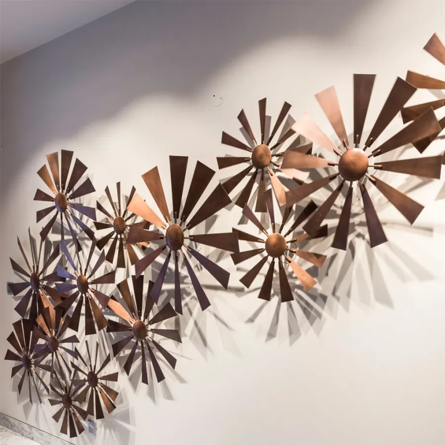 obrazek 1 Nietypowa rzeźba na ściane