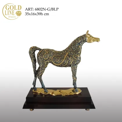 Zdjęcie Szykowna figura konia do salonu