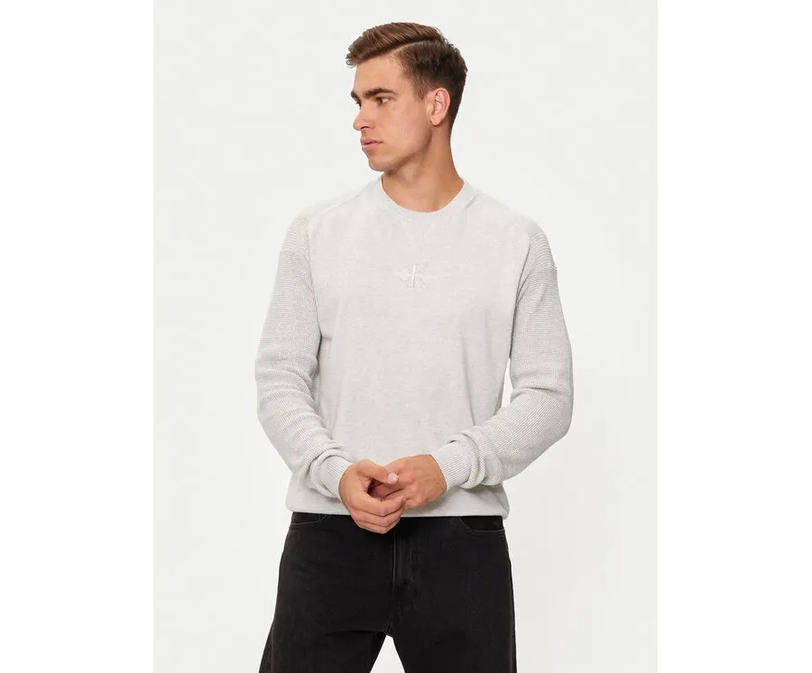 obrazek 1 Calvin Klein Jeans Sweter Monologo J30J325671 Szary Regular Fit