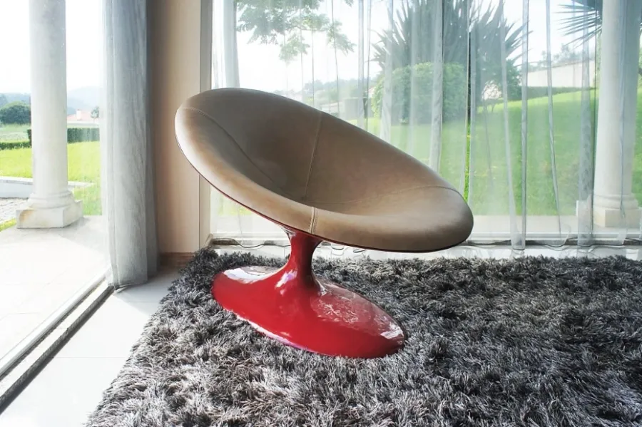 picture 3 A designer armchair with a sophisticated shape - Karpa