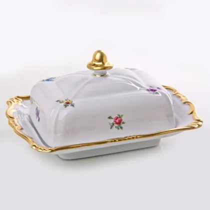 Zdjęcie Stylowa maselniczka z porcelany