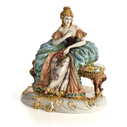 Zdjęcie Luksusowa figurka ceramiczna w stylu barokowym siedzącej damy - Ceramiche ML