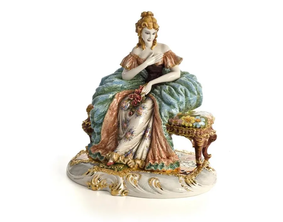 picture 1 Luxurious ceramic baroque figurine of a sitting lady - Ceramiche ML