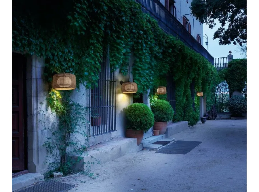 obrazek 2 Designerska lampa ścienna jako oświetlenie do ogrodu lub tarasu