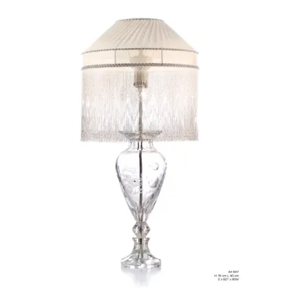 Zdjęcie Piękna lampa stołowa z włoskiego kryształu z grawerem smoka – Il Paralume Marina