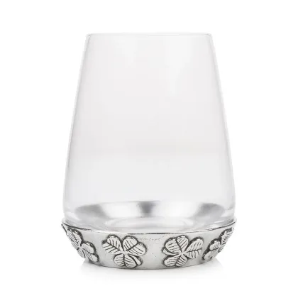 Zdjęcie Szklanka do napoju z podstawą z pewteru zdobiona irlandzką koniczyną – wyjątkowy prezent