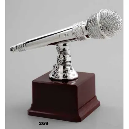 Picture Figurine with a microphone