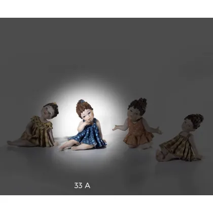Zdjęcie Porcelanowa figurka przedstawiająca dziewczynkę - Sibania