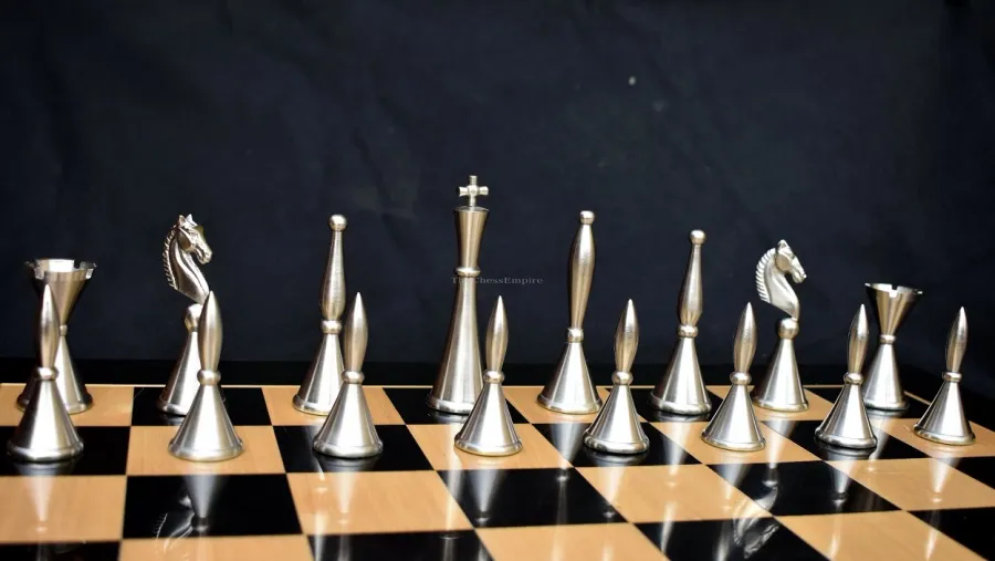 obrazek 5 Stylowy komplet figur metalowych do gry w szachy - The Chess Empire