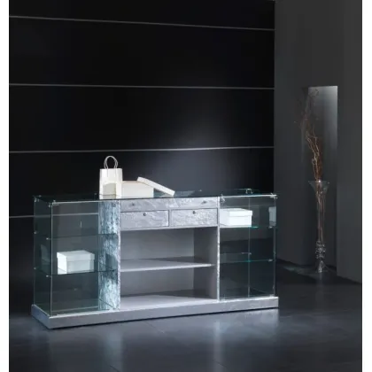 Picture Large display shop counter