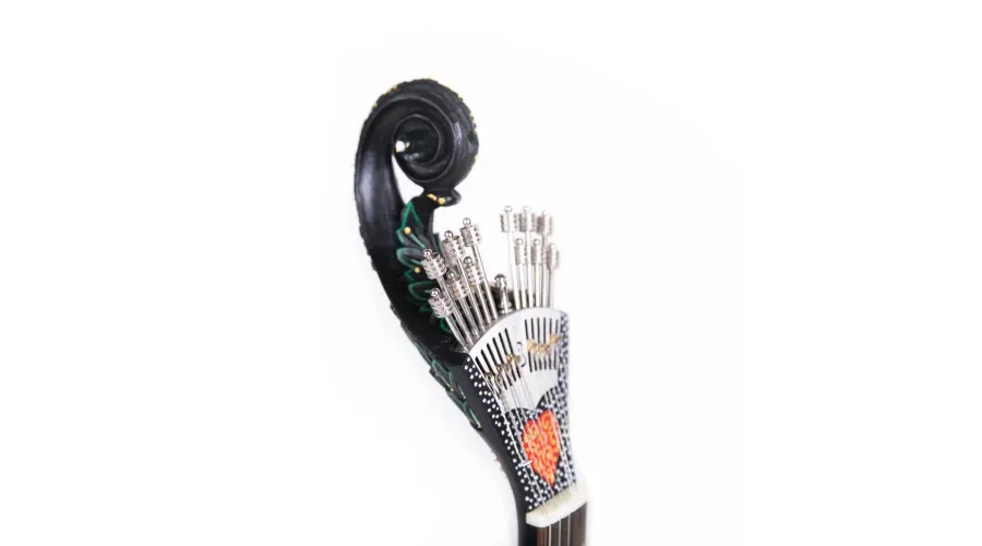 picture 4 Stylish guitar with manually sculpted ornaments Malabar