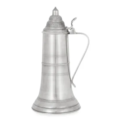 Zdjęcie Wyjątkowy bawarski kufel z dekoracyjną pokrywką – prezent na szczególną okazję