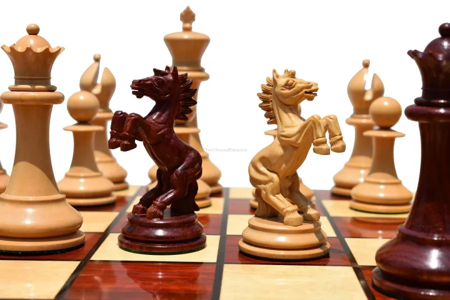 obrazek 8 Ekskluzywne pionki z bukszpanu i afrykańskiego padauka do szachów - The Chess Empire