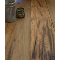 Zdjęcie Wyjątkowa podłoga – stary dąb z regenerowanych belek