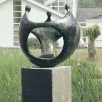 Picture Luxurious bronze garden sculpture - a wonderful gift for the garden