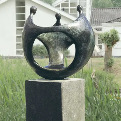 Zdjęcie Luksusowa rzeźba ogrodowa z brązu - wspaniały prezent do ogrodu