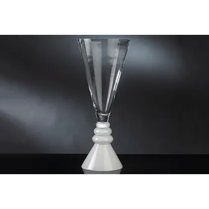 Picture A modern vase for an apartment in two variants