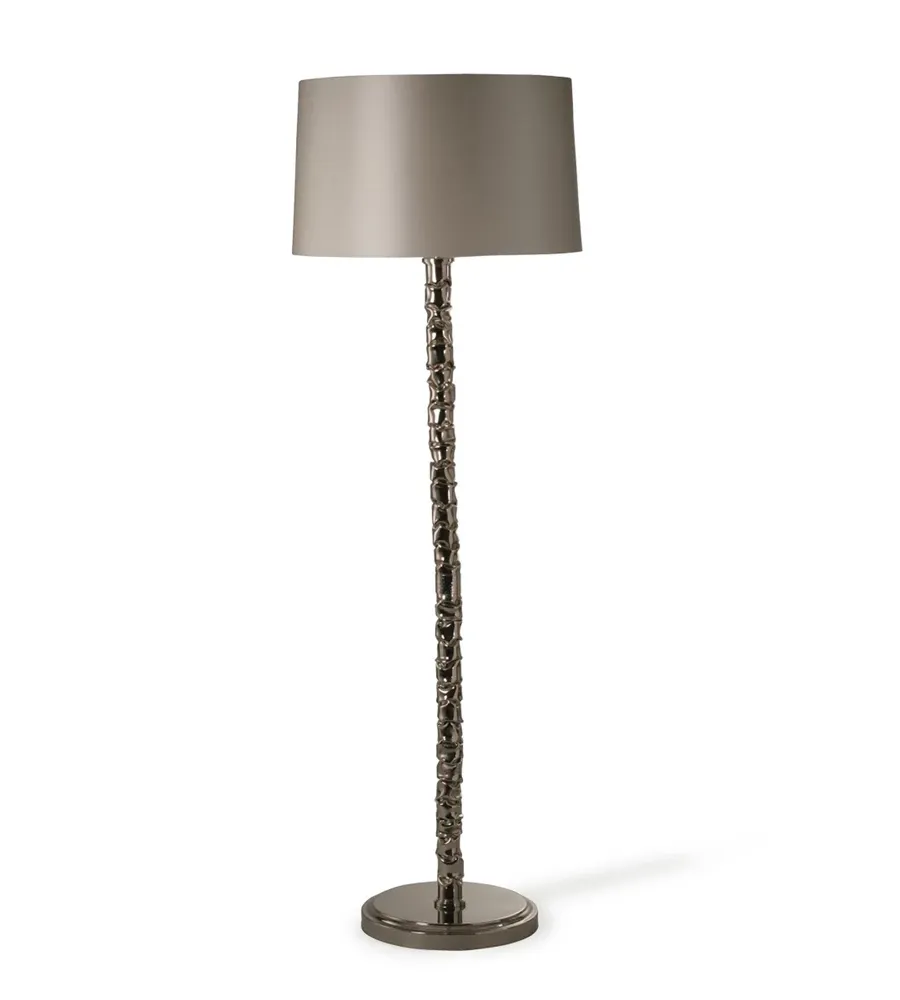 obrazek 1 Designerska lampa podłogowa z dekoracyjną nóżką