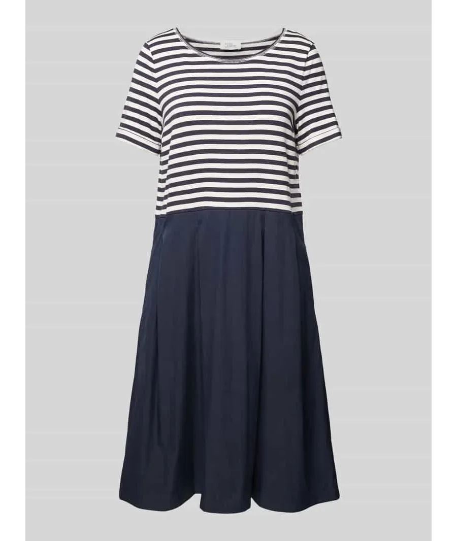 obrazek 1 Sukienka o długości do kolan ze wzorem w paski