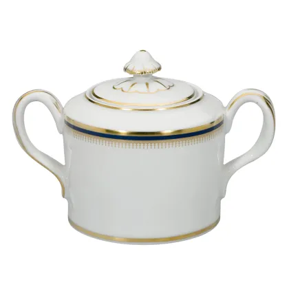 Zdjęcie Stylowa porcelanowa cukiernica z prostej i eleganckiej kolekcji Cambridge zdobionej złotem - Vista Alegre