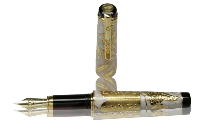picture 1 Fountain Pen Shavuot Pearl and Gold Limited Edition