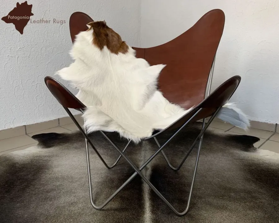 obrazek 1 Dywan z naturalnej skóry koziej do salonu - 108x70 cm