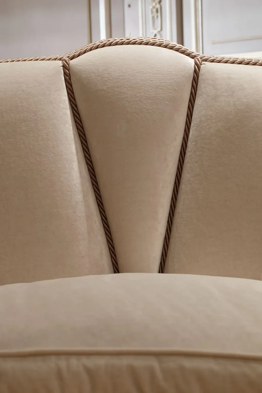obrazek 5 Wyjątkowa 3-osobowa sofa z siedmioma poduszkami w komplecie
