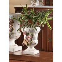 Picture Artistic ceramic pot with a floral motif