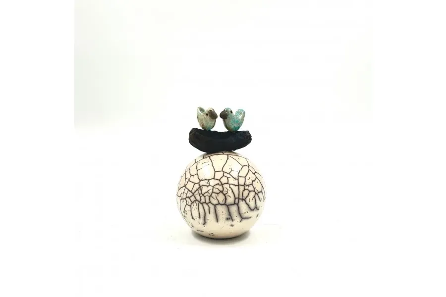 obrazek 1 Cudowna figurka ptaszków na piłce w rozmiarze XS - elegancka ozdoba na prezent