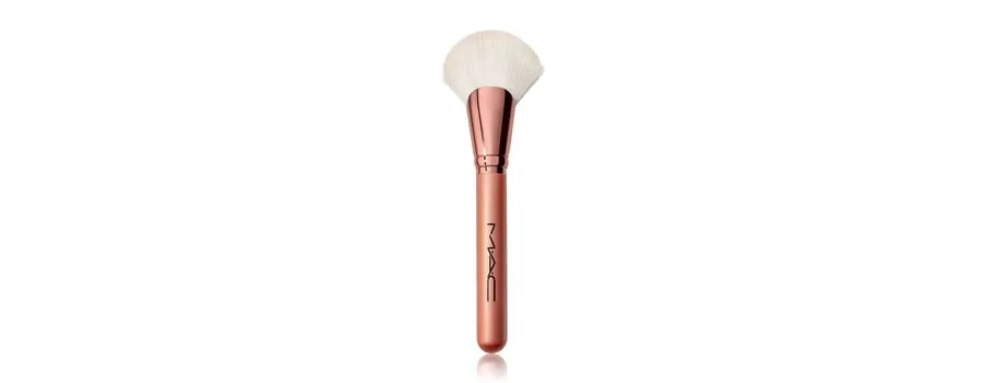 obrazek 1 MAC 143S Bronzer Fan Brush Pędzelek do konturowania 1 szt.