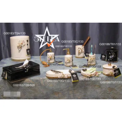 Picture Exclusive ceramic perfume atomizer with a pump decorated with Swarovski crystals