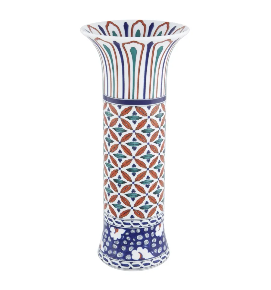 obrazek 1 Stylowy porcelanowy wazon Charleston z kolekcji Niceia - Vista Alegre