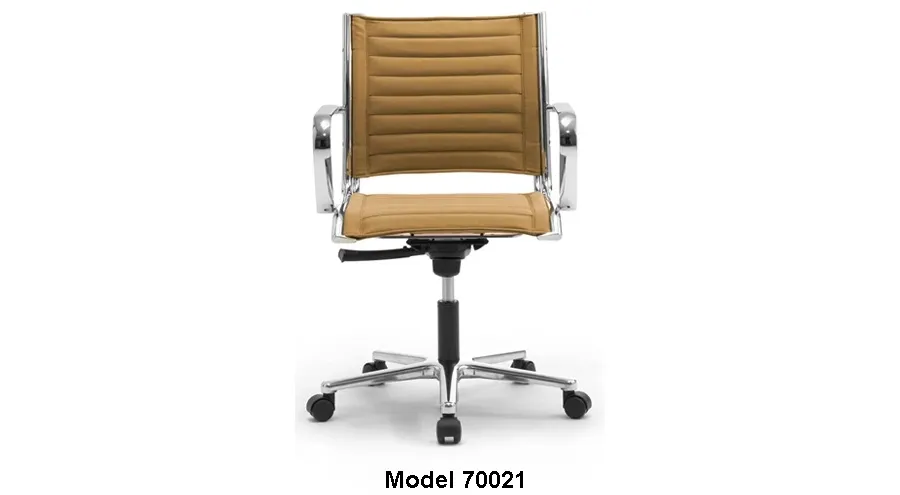 picture 10 Leather office armchair in juicy colors