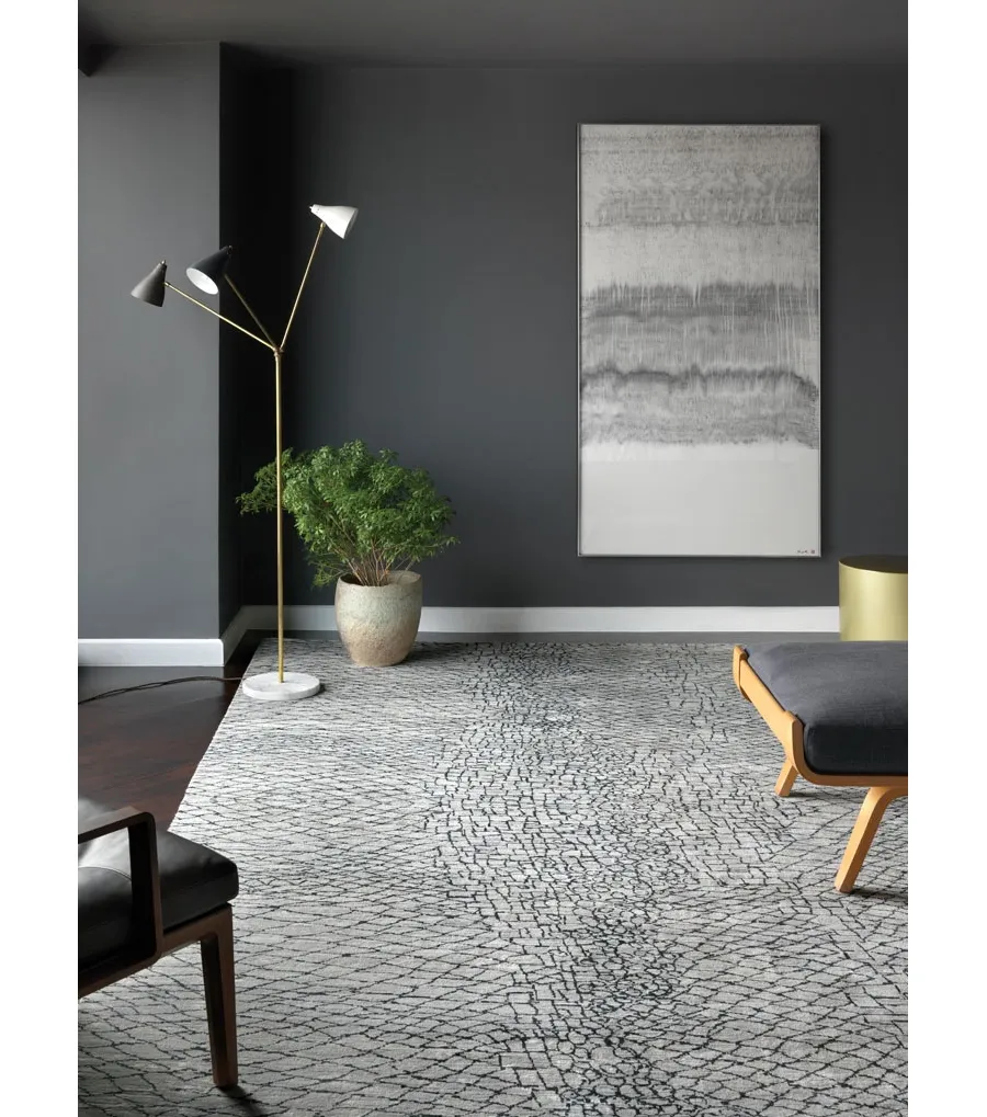 picture 1 Charming, bright-coloured carpet with an original pattern
