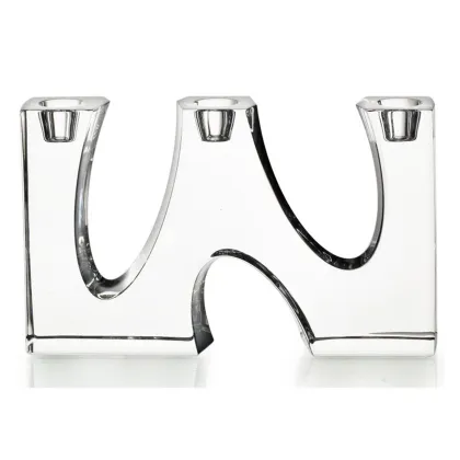 Zdjęcie Ekskluzywny kryształowy świecznik w kształcie litery w z wyjątkowej kolekcji Caractere – Vista Alegre