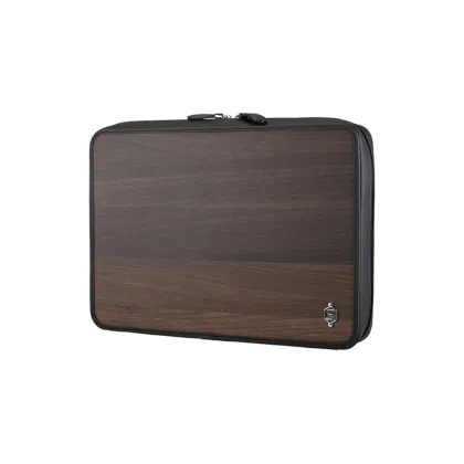 Zdjęcie Luksusowa torba na laptopa 13’’ z wysokiej jakości tłoczonej skóry bydlęcej w kolorze czarnym i wędzonego drewna dębowego