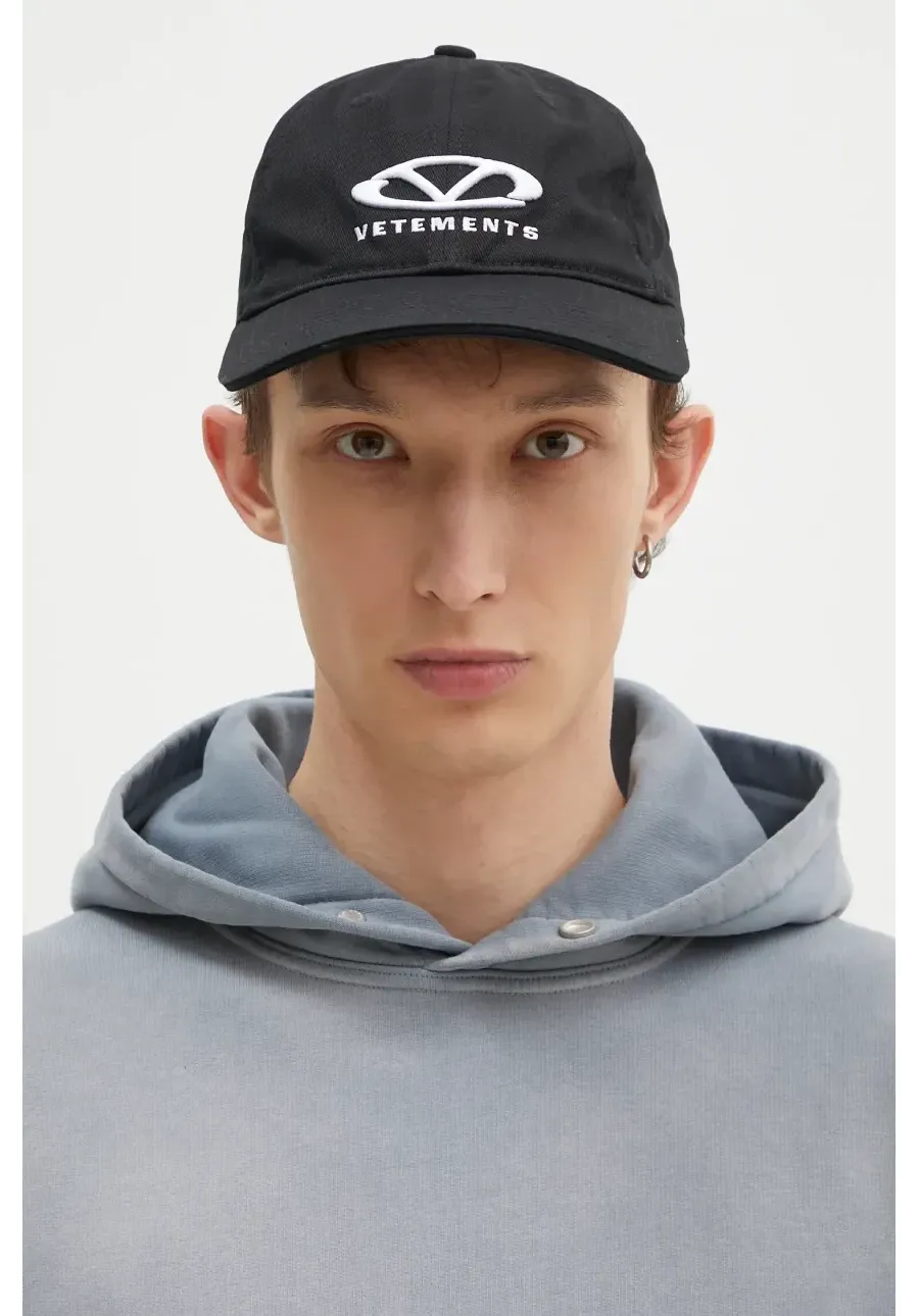 obrazek 1 VETEMENTS czapka z daszkiem bawełniana Oval Logo kolor czarny z aplikacją UA66CA100B