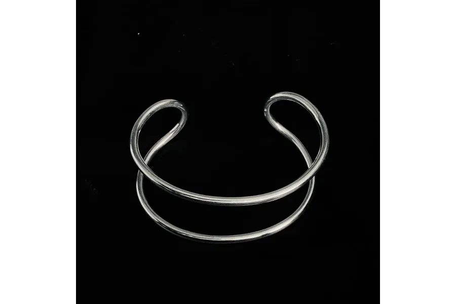 obrazek 1 Luksusowa srebrna bransoletka równoległa z pętelkami - idealny prezent z okazji rocznicy