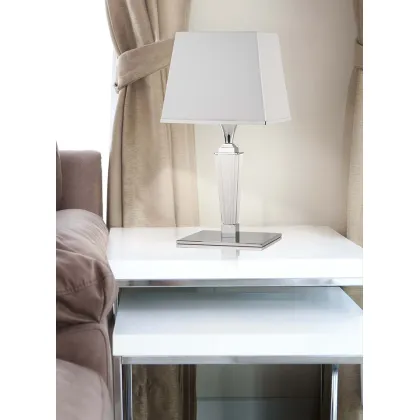 Zdjęcie Oryginalna lampa na biurko z dodatkami skórzanymi