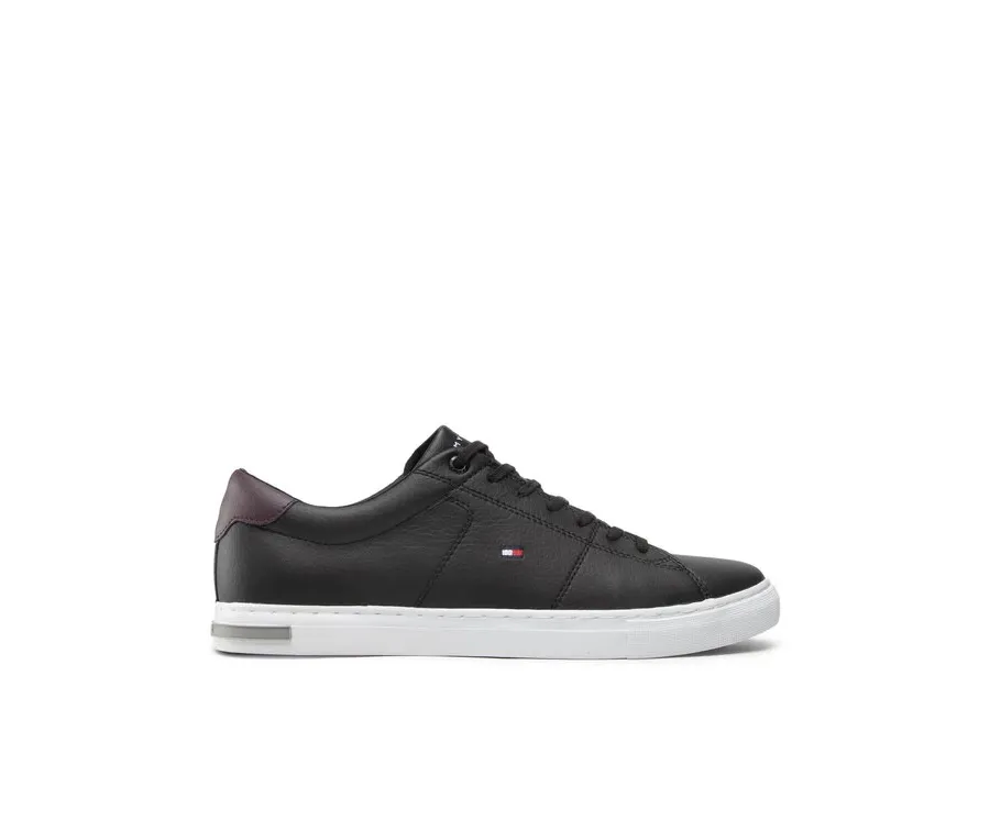 obrazek 1 Tommy Hilfiger Sneakersy Essential Leather Detail Vulc FM0FM04047 Czarny
